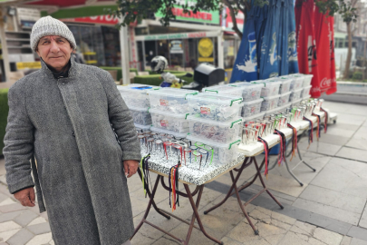 BANDIRMA’DA 11 YILDIR SEYYAR GÖZLÜK SATIŞI YAPIYOR