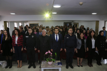 ÜNİVERSİTELİLERE, “BÖBREK SAĞLIĞINI KORUYUCU YAKLAŞIMLAR” PANELİ