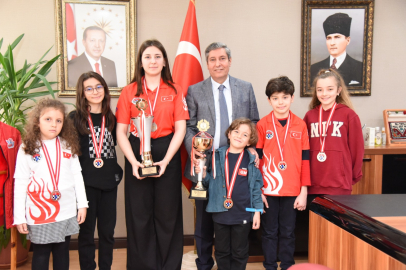 ÖĞRENCİLER SATRANÇ ŞAMPİYONASI'NDAN BAŞARILARLA DÖNDÜ