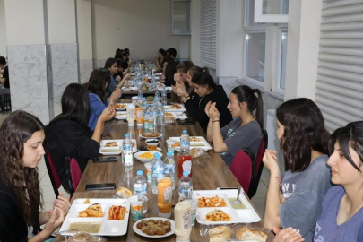 SUSURLUKLU HAYIRSEVERLER, LİSELİ ÖĞRENCİLERİ UNUTMADI