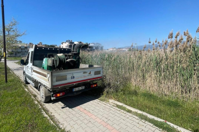 EDREMİT’TE SAZLIK ALANLAR VE DERE YATAKLARI İLAÇLANDI