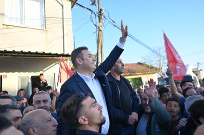 VATANDAŞLAR, BAŞKAN AHMET AKIN'I BAĞRINA BASTI