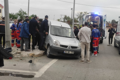 KOROZMAN KAVŞAĞI'NDA YİNE KAZA: 4 YARALI