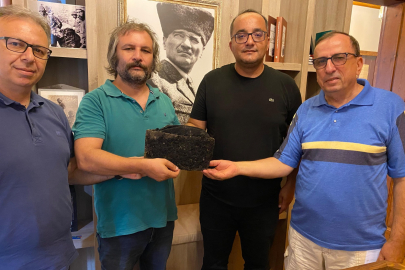 BANDIRMA’DA KORUNAN TARİHİ KALPAK KÜTÜPHANEYE BAĞIŞLANDI