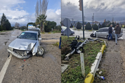 DÜZLER KAVŞAĞINDA TRAFİK KAZASI