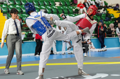 BALIKESİR'DE OKUL SPORLARI HEYECANI SÜRÜYOR