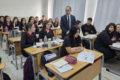 BANDIRMA KAYMAKAMI, ANADOLU LİSESİ ÖĞRENCİLERİYLE BULUŞTU