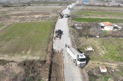 BÜYÜKŞEHİR GÖNEN-KEÇELER YOLU’NU YENİLİYOR