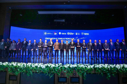 Kayseri Büyükşehir'in Bilim Üssü'ne 'emek' ödülü