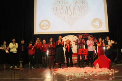 ‘AŞKIN HER HALİ’ DİNLETİSİ SANATSEVERLERLE BULUŞTU