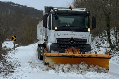 BALIKESİR'DE KARLA MÜCADELE ÇALIŞMALARI DEVAM EDİYOR
