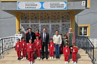 BANDIRMA KAYMAKAMI, YENİYENİCE'DE ÖĞRENCİLERLE BULUŞTU