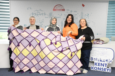 BALIKESİRLİ KADINLAR İLMEK İLMEK UMUDU İŞLEDİ