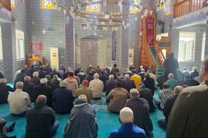 RAMAZAN AYINDA CUMA NAMAZINA YOĞUN İLGİ