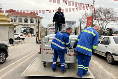 BANDIRMA’DA YENİ ÇÖP KONTEYNERLERİ SOKAKLARDA YERİNİ ALDI