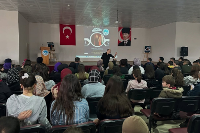 AHMET SULA, DURSUNBEY’DE “ASAYİŞ BERKEMAL” İLE GENÇLERLE BULUŞTU