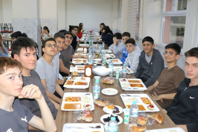 KAYMAKAM KÖKEN, ÖĞRENCİLERLE İFTAR SOFRASINDA BULUŞTU