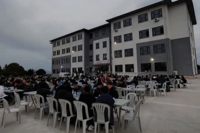 YAVUZ SULTAN SELİM ANADOLU LİSESİ'NDE İFTAR PROGRAMI DÜZENLENDİ