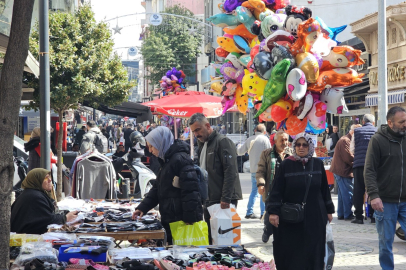 BAYRAM HAZIRLIKLARI ÇARŞIYI CANLANDIRDI