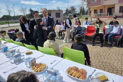 BANDIRMA KAYMAKAMI, ÇOCUKLARLA BAYRAM SEVİNCİNİ PAYLAŞTI
