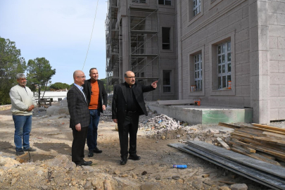 USTAOĞLU, YENİ HÜKÜMET KONAĞI ÇALIŞMALARINI İNCELEDİ 