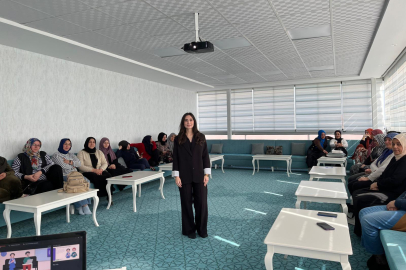 ALTIEYLÜL’DE TEKNOLOJİ BAĞIMLILIĞINA KARŞI BİLİNÇLENDİRME EĞİTİMİ