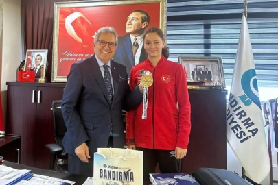BAŞKAN MİRZA’DAN AVRUPA YOLCUSU ZEYNEP’E DESTEK