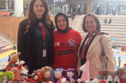BAŞKAN ŞEHİRLİ’NİN EŞİNDEN LÖSEV STANDINA DESTEK