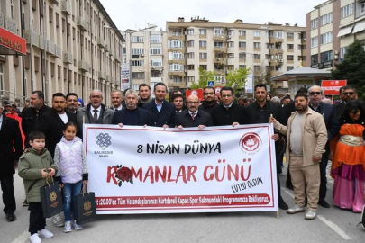 BALIKESİR’DE DÜNYA ROMANLAR GÜNÜ COŞKUYLA KUTLANDI