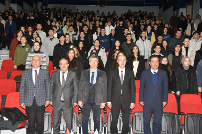 VELİ AKADEMİSİ’NDE SINAV KAYGISI VE BAŞARI STRATEJİLERİ MASAYA YATIRILDI