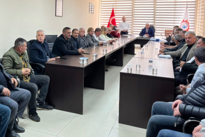 KARIŞIK, MUHTARLARLA BULUŞTU