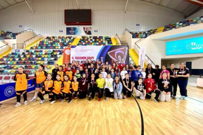 SUSURLUK BELEDİYE SPORCULARI TURNUVADAN MADALYALARLA DÖNDÜ