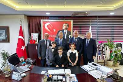 BANDIRMA BELEDİYESİ'NDE MİNİK BAŞKAN GÖREVE GELDİ