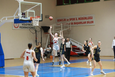 KÖRFEZİN İNCİLERİ ÇEYREK FİNALDE ELENDİ