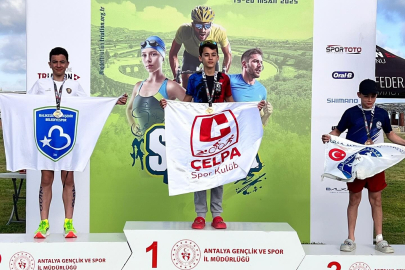 BALIKESİRLİ TRİATLETLERDEN ANTALYA’DA MADALYA YAĞMURU