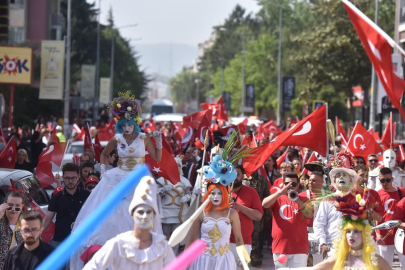 MİNİKLER BAYRAMIN TADINI ALTIEYLÜL’DE ÇIKARDI