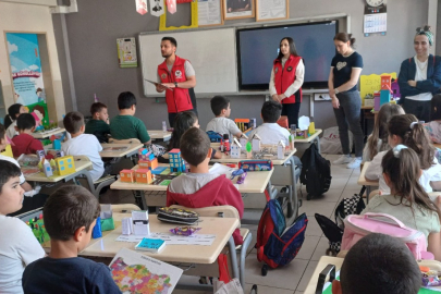 BALIKESİR’DE ÖĞRENCİLERE TERÖRLE MÜCADELE BİLGİLENDİRMESİ