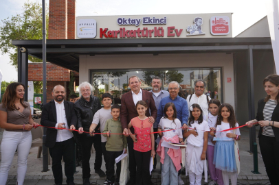 OKTAY EKİNCİ KARİKATÜRLÜ EV VE AYVALIK KİTAPÇISI AÇILDI…