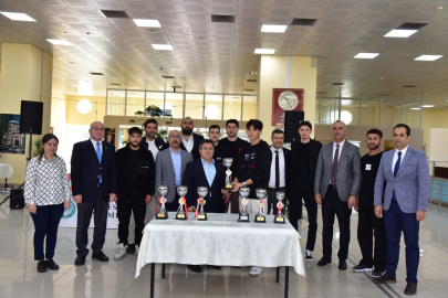 BAÜN, 14 BRANŞTA ZİRVEYE TAŞIYAN SPORCULARINI KAHVALTIDA AĞIRLADI