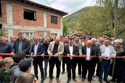 İVRİNDİ’DE YENİ CAMİ İBADETE AÇILDI