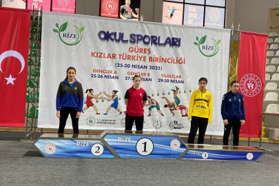 BALIKESİRLİ GÜREŞÇİLER TÜRKİYE ŞAMPİYONASI'NDA DERECE YAPTI