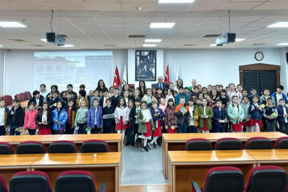 BANDIRMA BELEDİYESİ'NDE MİNİK ÖĞRENCİLERE “YEREL YÖNETİM” ANLATILDI
