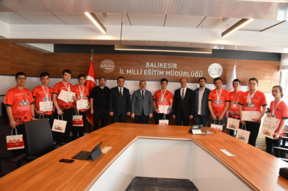 ALTIEYLÜL FEN LİSESİ ÖĞRENCİLERİNDEN MATEMATİK OLİMPİYATLARINDA BÜYÜK BAŞARI