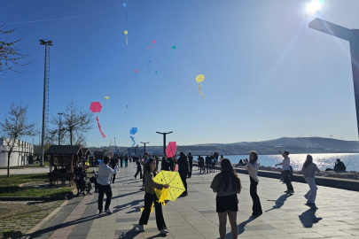 BANDIRMA’DA UÇURTMALAR GÖKYÜZÜYLE BULUŞTU