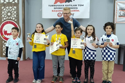 SUSURLUK’TA 224 YARIŞMACI SATRANÇ TURNUVASI’NDA MÜCADELE ETTİ