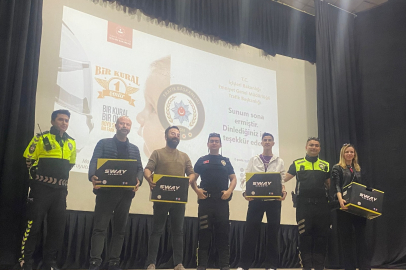 BANDIRMA’DA MOTOSİKLET SÜRÜCÜLERİNE TRAFİK BİLGİLENDİRMESİ