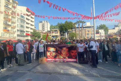 “DENİZLER” BANDIRMA’DA KARANFİL VE GÜVERCİNLERLE ANILDI
