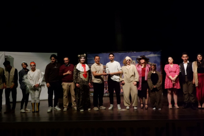 SUSURLUK’TA TİYATRO FESTİVALİ’NDE RENKLİ OYUN