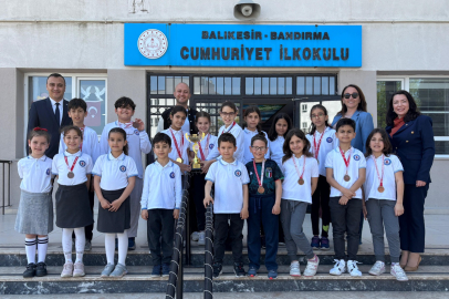 BÜYÜKŞEHİR’İN MİNİK KULAÇLARI MADALYALARI TOPLADI