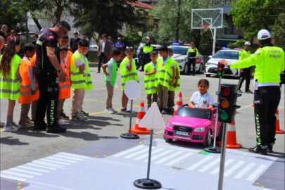 TRAFİK HAFTASI RENKLİ GÖRÜNTÜLERE SAHNE OLDU